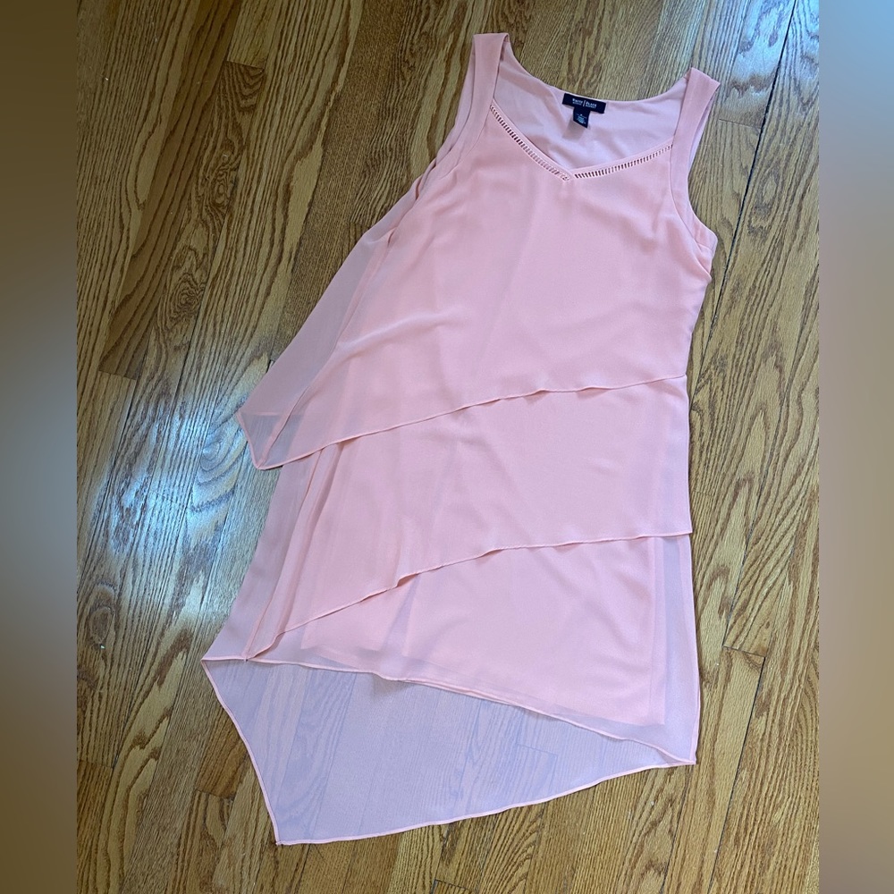 White House Black Market Asymmetric Tiered Romantic Dress in Peach Pink, Size 8 - Picture 2 of 6